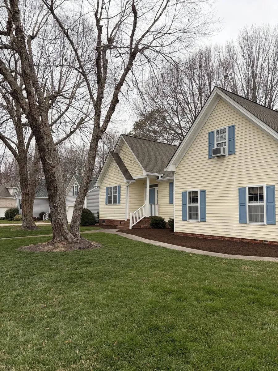 Landscape Design for Quinten's Landscaping and Exterior Services LLC in Chesapeake, VA