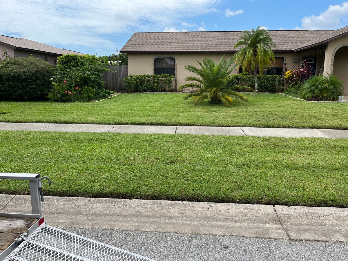Lawn Maintenance for Space Coast Property Maintenance and Management LLC in Melbourne, FL