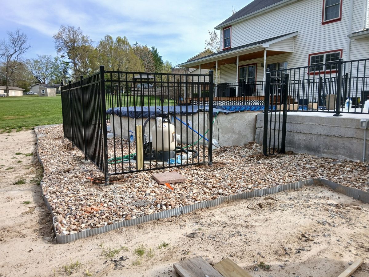 Fencing for Dead Tree General Contracting in Carbondale, Illinois