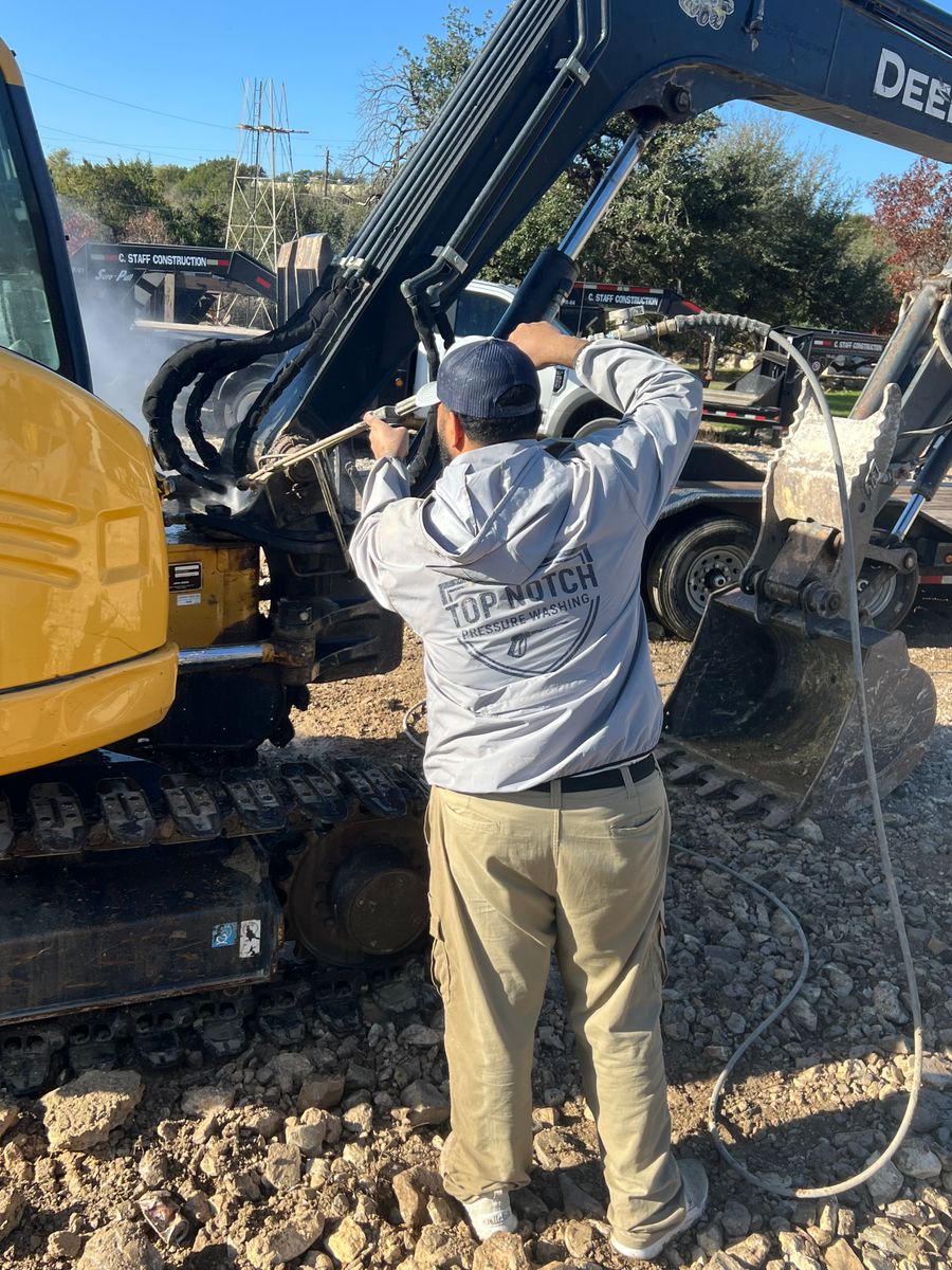 Commercial Equipment Cleaning for Top Notch Exterior Cleaning Solutions in Nolanville, TX