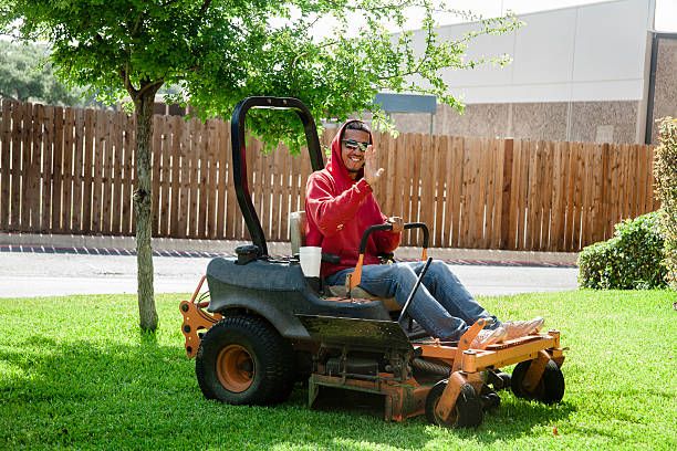 Mowing for Green Giant Landscaping in Guilford, CT