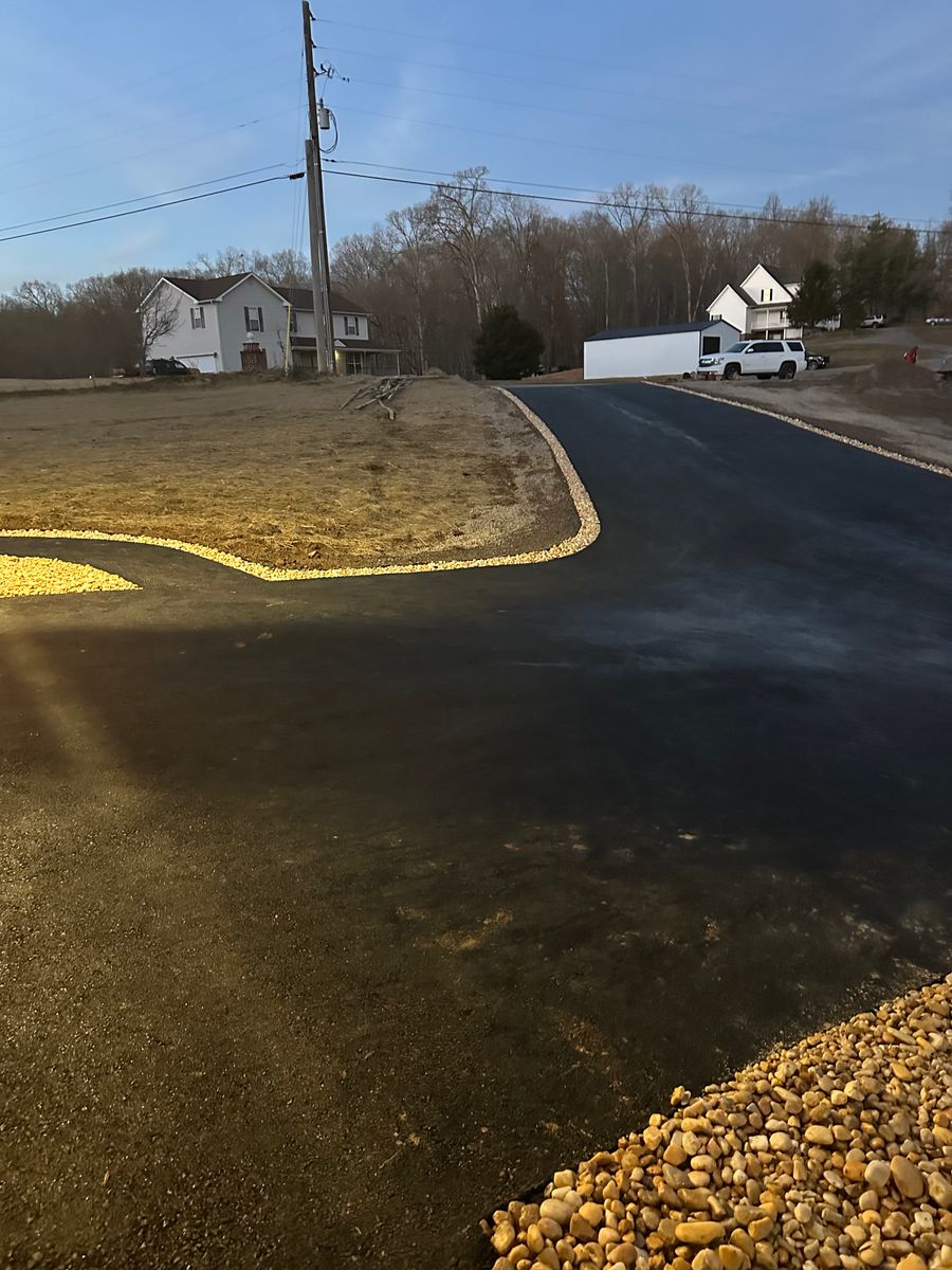 Asphalt Paving for Metzler Paving and Sealcoating LLC in Jacksboro, TN