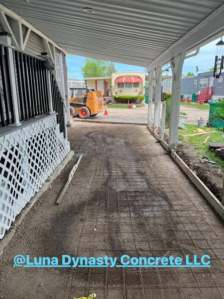 Sidewalk Installation for Luna Dynasty Concrete in Chicago, IL