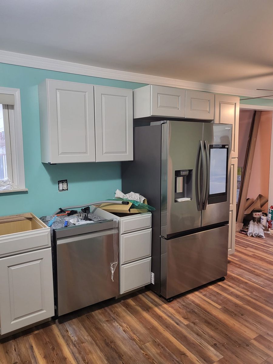 Kitchen and Cabinet Refinishing for McCoy's Painting  in Garden City, MI