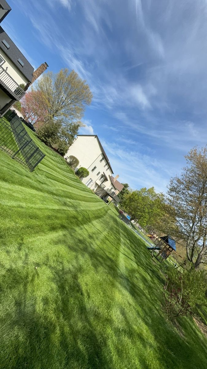 Mowing for Dewhurst Landscaping & Lawncare in Pickerington, OH