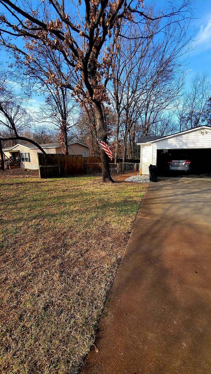 Fertilization for JBC Mowing in Cedar Creek Lake, Texas