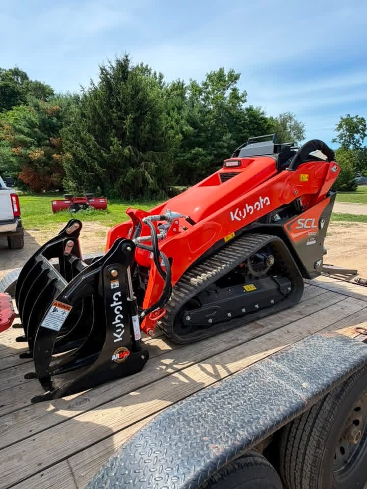 Kubota SCL1000 Mini Skid Steer for MI Equipment Rentals LLC in Kalamazoo, MI