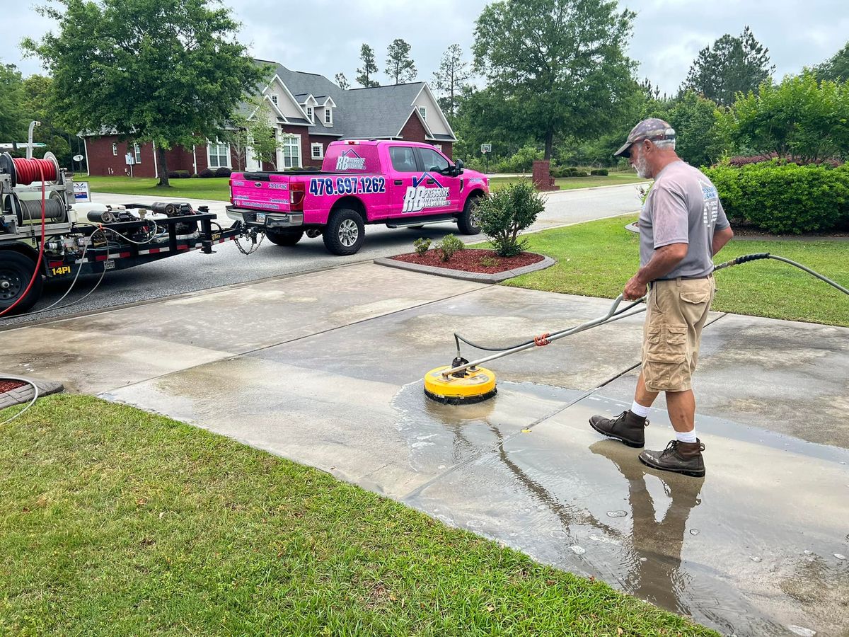 Driveway and Sidewalk Cleaning for RB Pressure Washing in Macon, GA