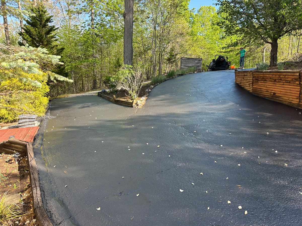 Asphalt Seal Coating for Metzler Paving and Sealcoating LLC in Jacksboro, TN