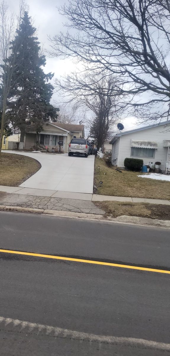 Concrete for Bear Concrete & Outdoor Services in Auburn Hills, MI