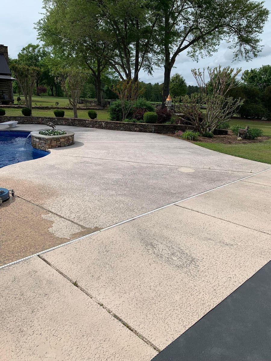 Driveway and Sidewalk Cleaning for X-Stream Pressure Washing and Roof Cleaning in Sandersville, GA