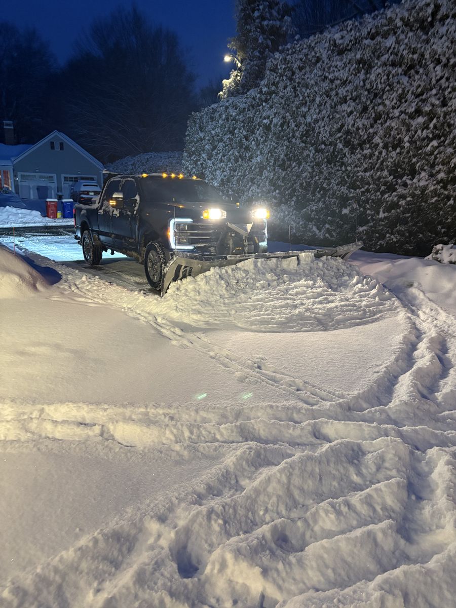 Snow Removal for Thomas Clifford Property Services LLC in Enfield, NH