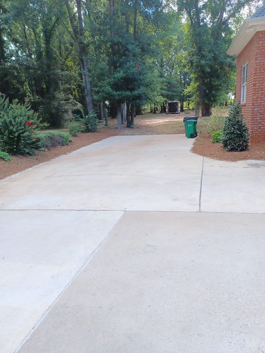 Driveways & Sidewalks for RH Strictly Business Auto Detailing and Pressure Washing in Warner Robins, GA