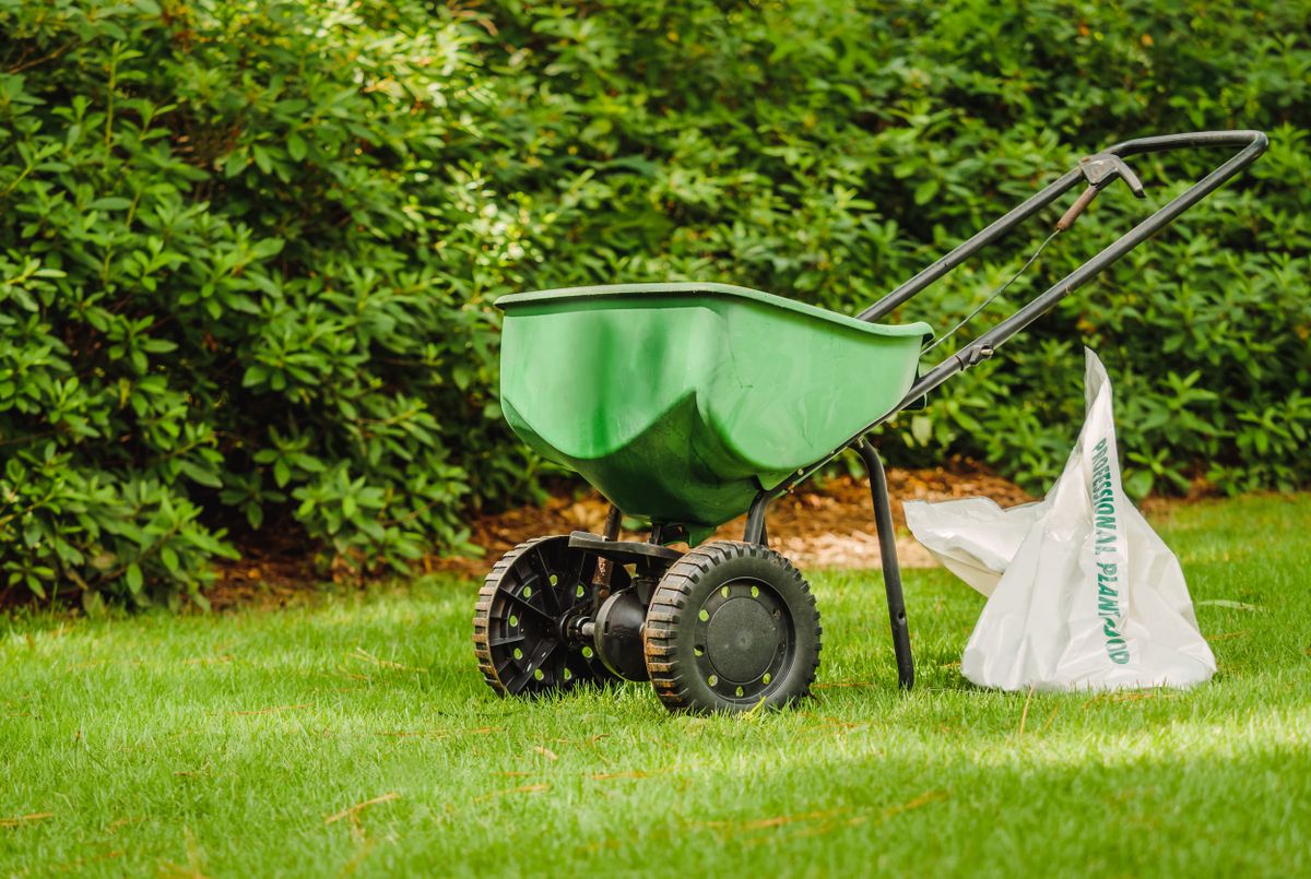 Fertilizer Services for Diamond Landscape Maintenance Corp. in South Bend, IN