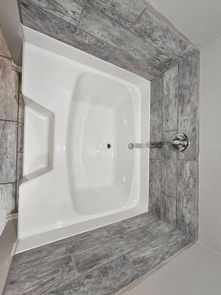 Tub Reglazing for Tub Life Resurfacing in Adairsville, GA