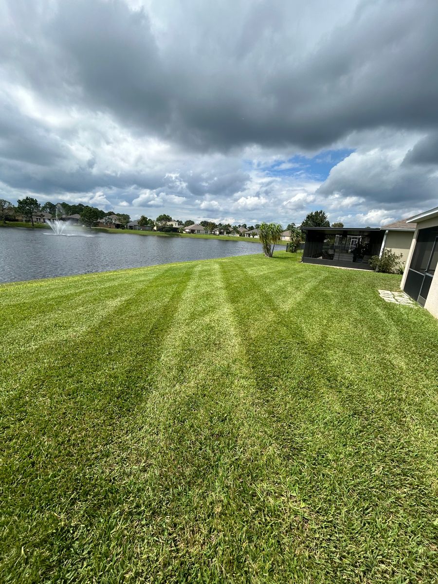 Lawn maintenance for Aside from the Rest in Port Orange, FL