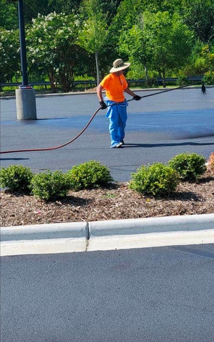 Sealcoating for Stripe A Lot in Knoxville, TN