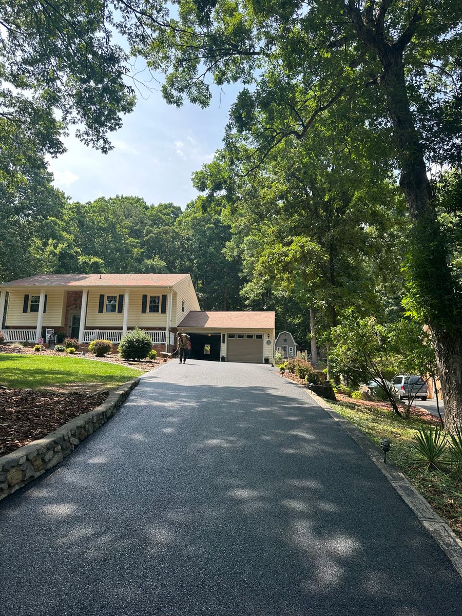 Asphalt Driveways for James R Carter Paving in Roanoke, VA