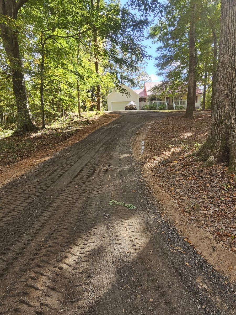 Driveways for Jason Scott Grading & Clearing in Williamson, GA