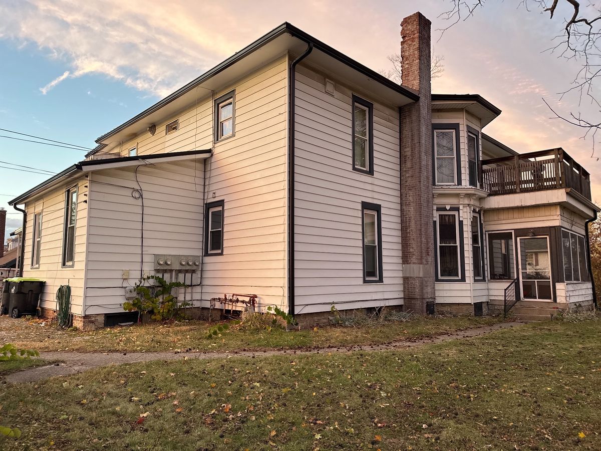 Gutter Maintenance for Seamless Gutters LLC in Fort Wayne, IN