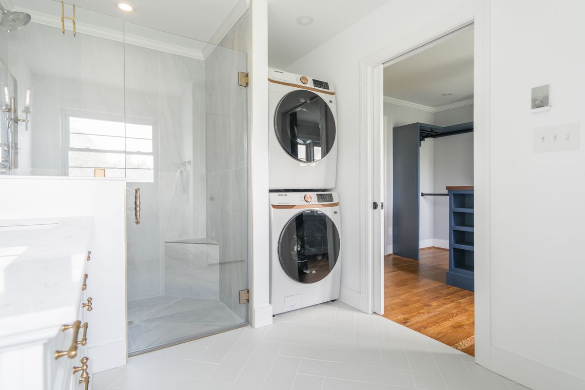 Bathrooms for Hartman Homes and Interiors in Lexington, NC