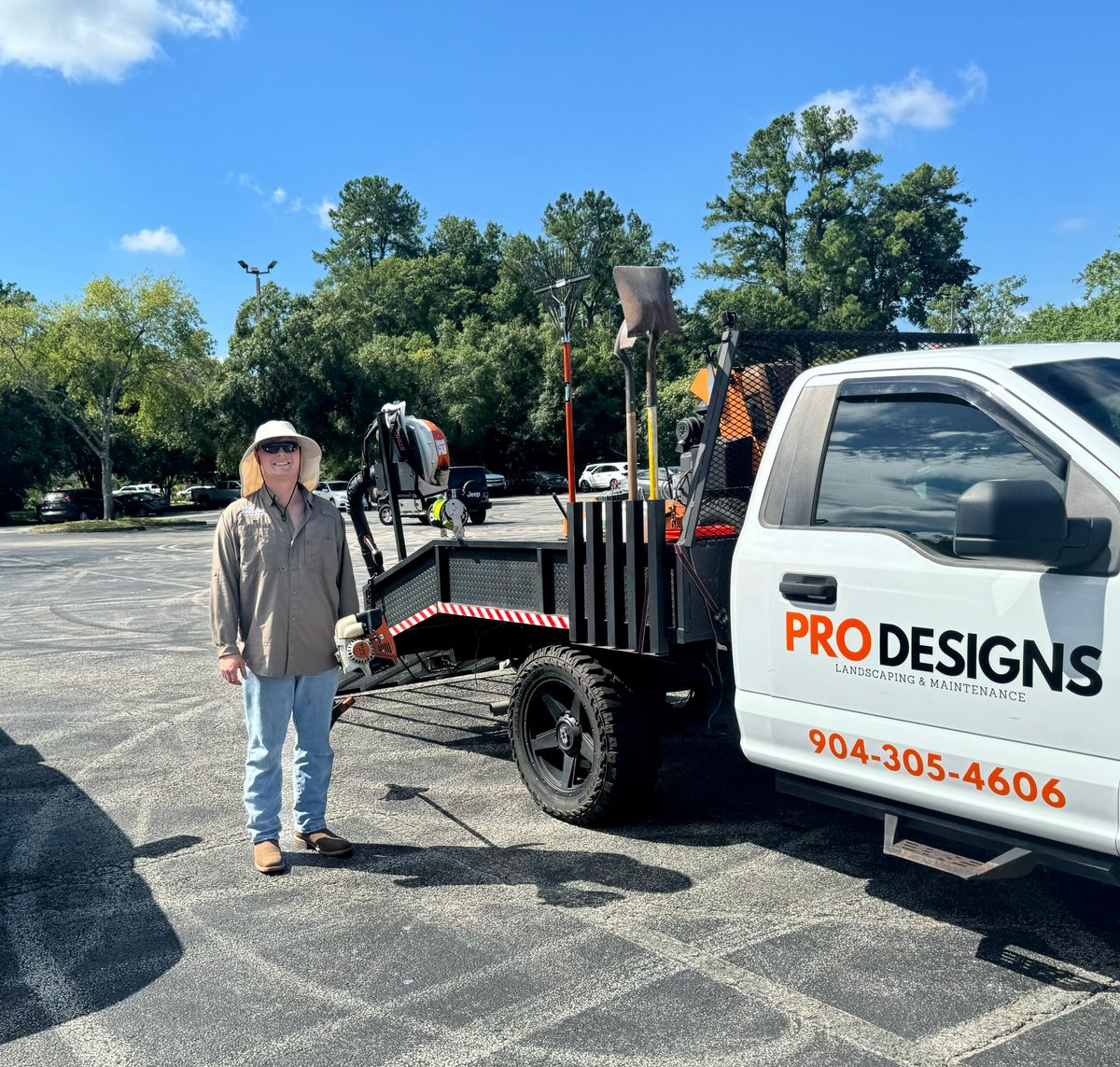 Residential Lawn Maintenance for Pro Designs Landscaping in Jacksonville, FL
