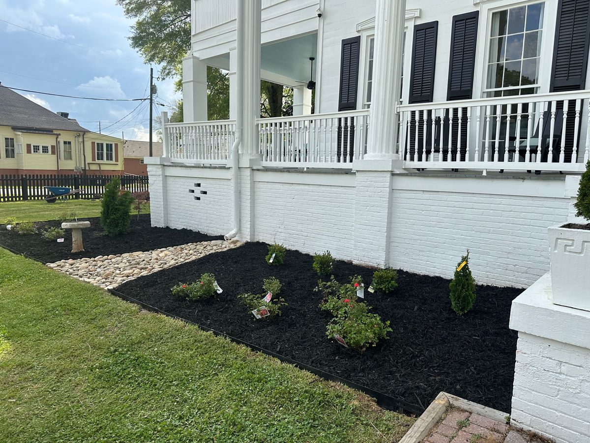 Pinestraw/Mulch installation for Hedgecraft Landscaping LLC in Senoia, GA