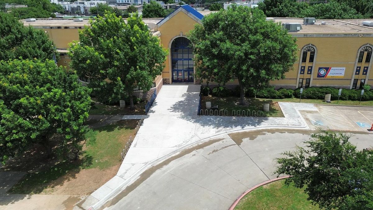 Commercial Services for EMG Construction in Balch Springs, TX