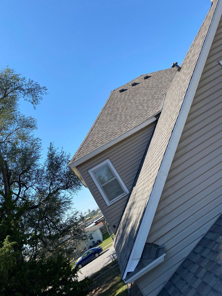 Roofing Repairs for Full Roof Replacement and Repairs & Seamless Guttering in Saint Joseph, MO