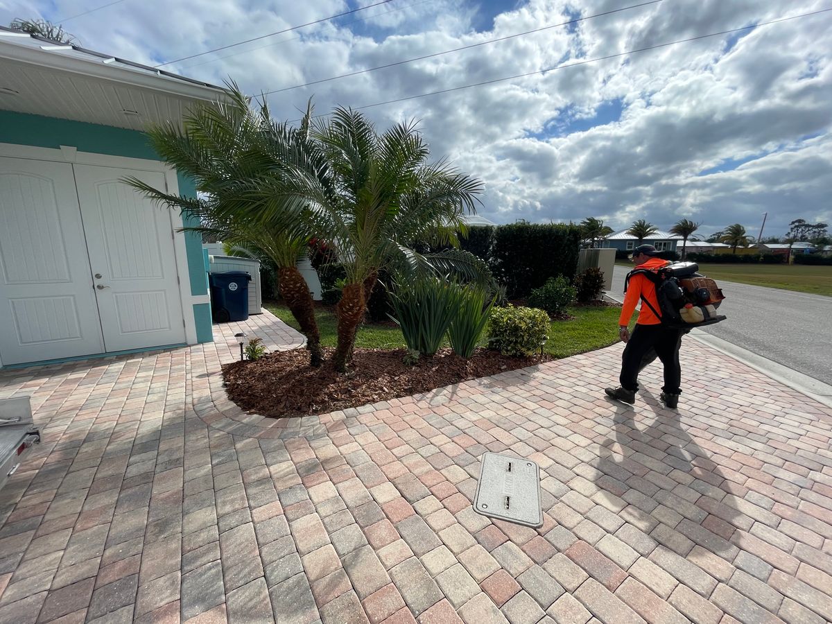 Fall Clean Up for MyerScapes Environmental LLC in Mulberry, FL