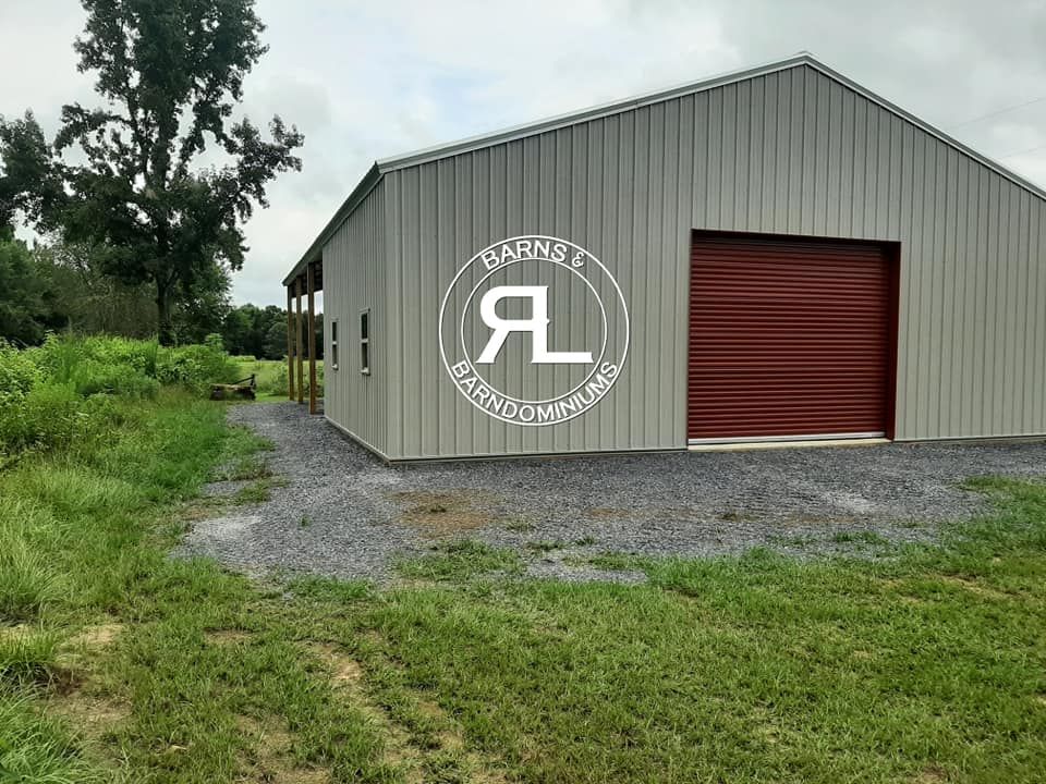 Barns for RL Barns & Barndominiums in Deatsville, AL