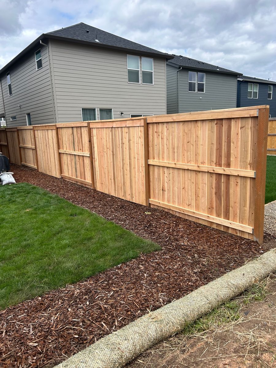 Custom Fence Design for Ranch Handy Fencing & Cattle LLC in Harrisburg, OR