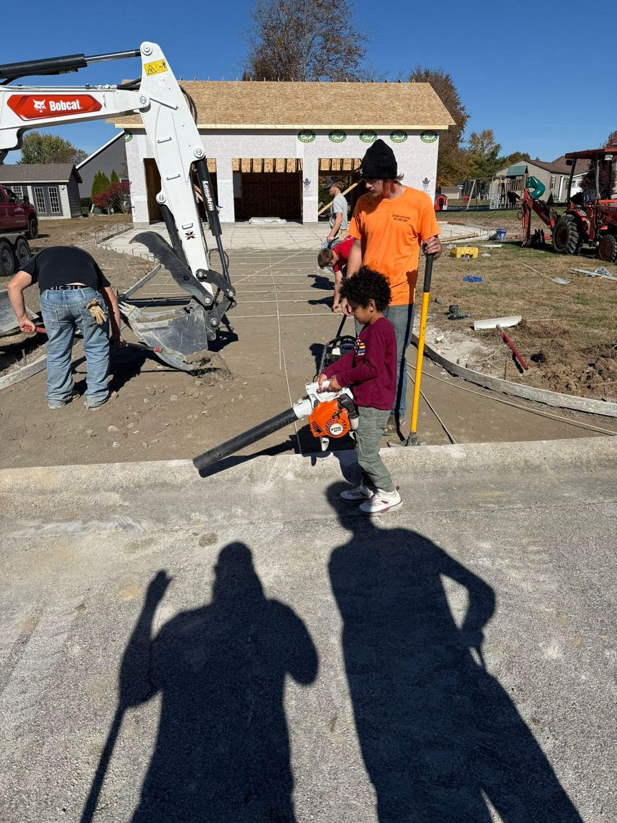 Driveways & Sidewalks for Whitfield Concrete Construction in Solsberry, IN