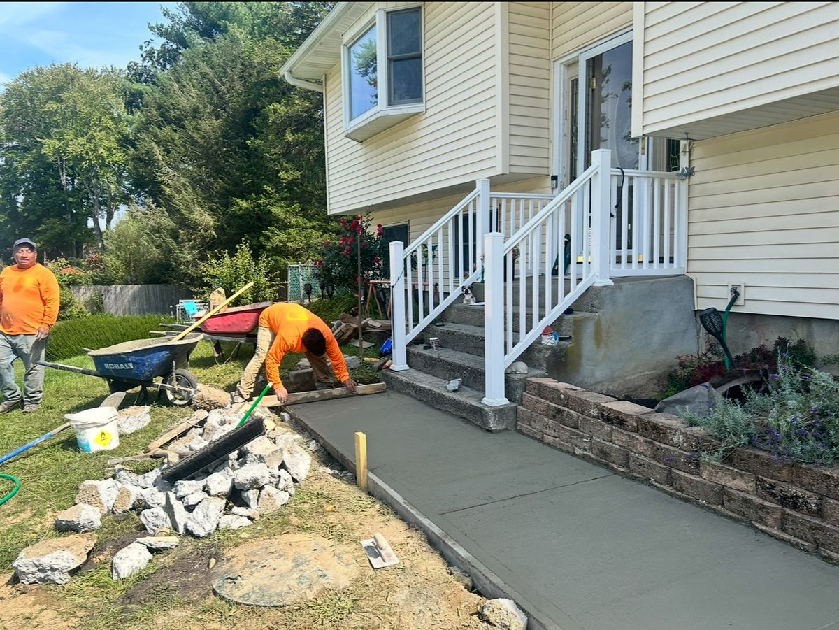 Patio Design & Construction for Zaldivar’s Lawn Care INC  in Peekskill, NY