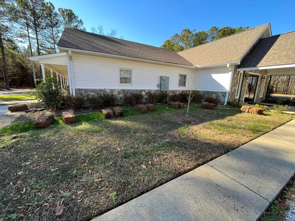 Lawn Maintenance for Lakeside Lawncare in Cross Hill, SC