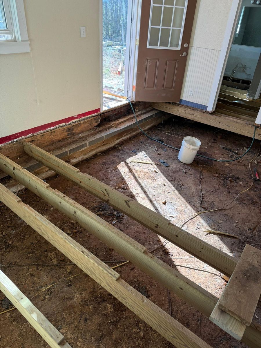 Flooring for Southland Fencing and Construction in Anniston, AL