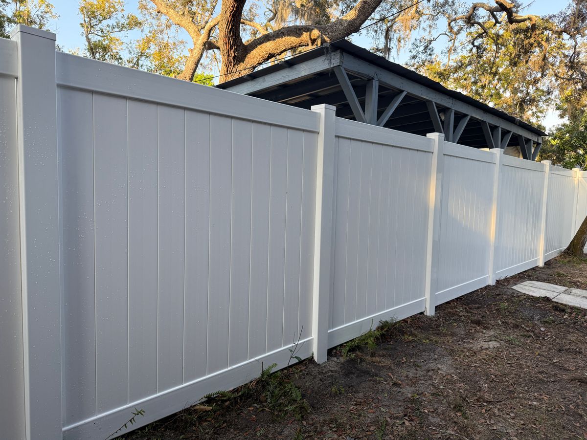 Vinyl Fence Installation for Smith & Sons Fence Company in Riverview, FL