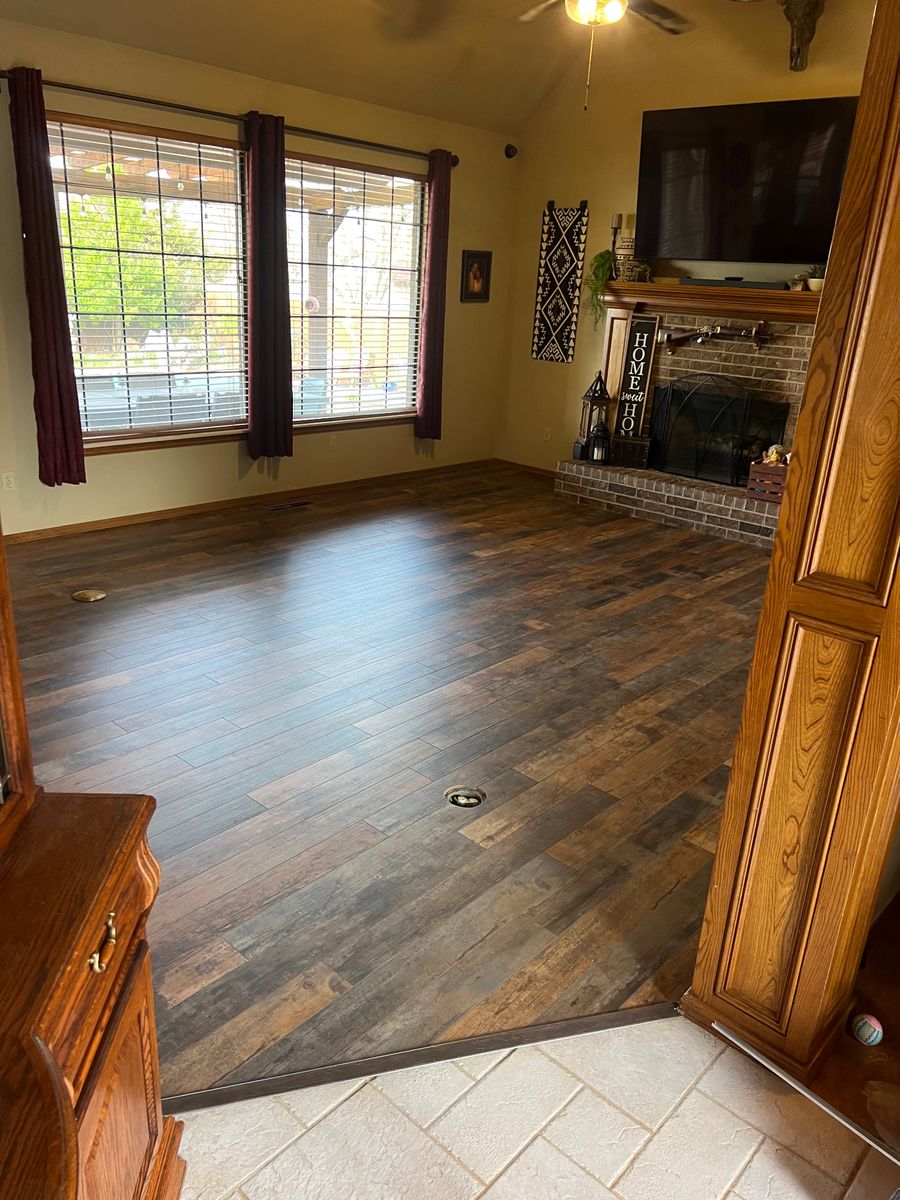 Vinyl and Laminate Flooring for Garcia Services in El Reno, OK