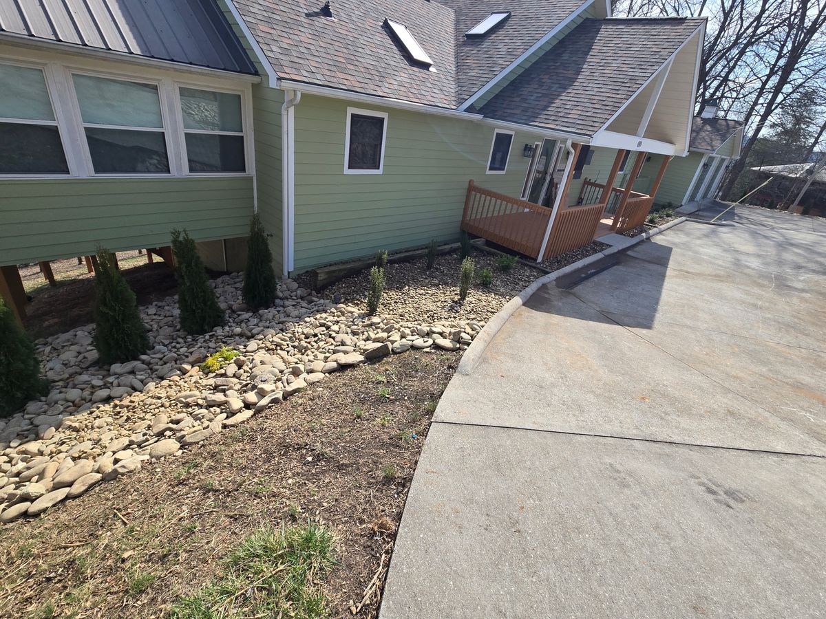 Other Services for Lafollette Mulch, Stone and Lawn Care in La Follette, TN