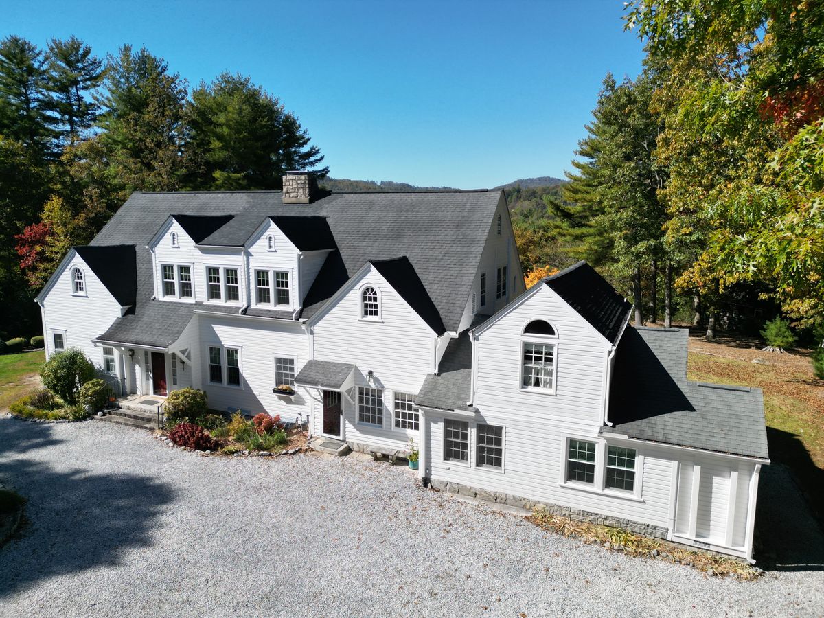 Exterior Painting for JV Painting Services LLC in Hendersonville, NC