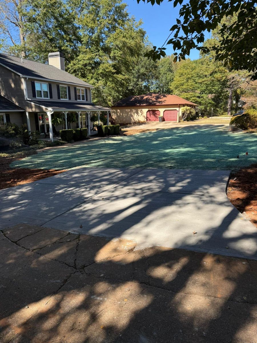 Dirtwork for J&J Hauling and Outdoor LLC  in Fayetteville, GA