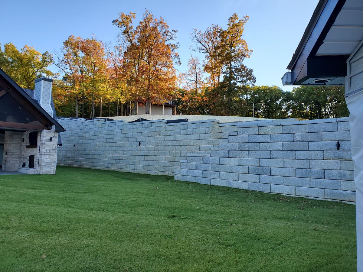 Retaining Wall Construction for Viking Dirtworks and Landscaping in Gallatin, MO