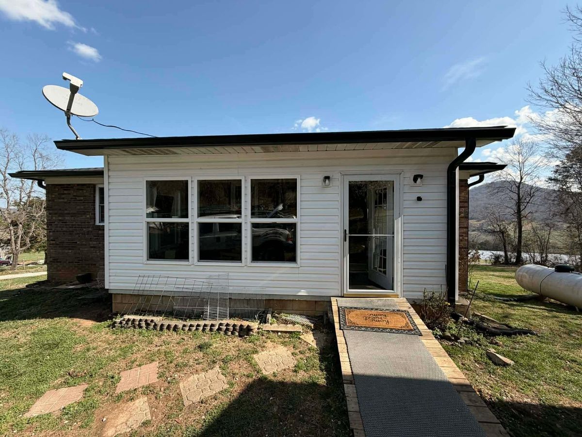 All forms of Siding Metal and Vinyl for KY Gutter Pro & Specialty Roofing Systems in Monticello, KY