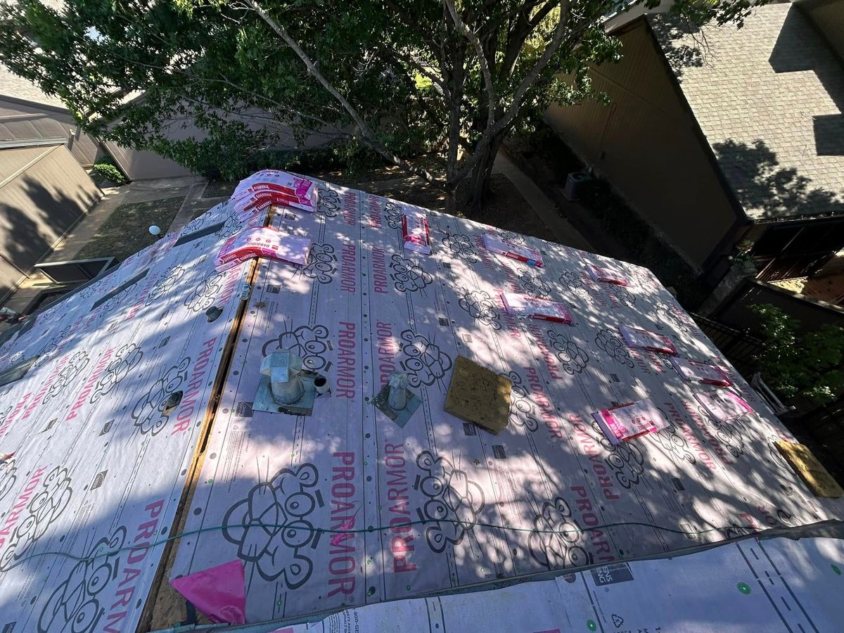 Roofing Repairs for Royalty Contracting Roofing in Saginaw, TX