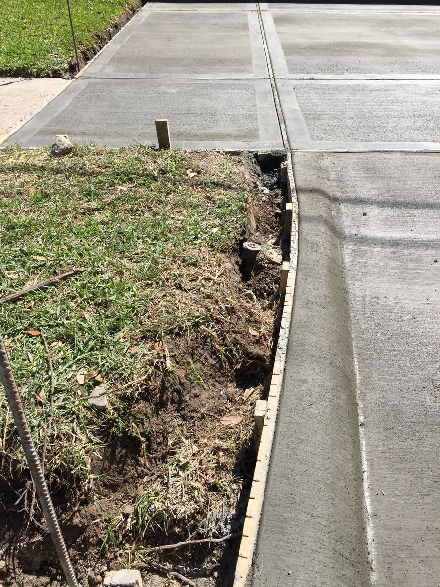 Landscaping for Texas Curb N Borders in Houston, TX