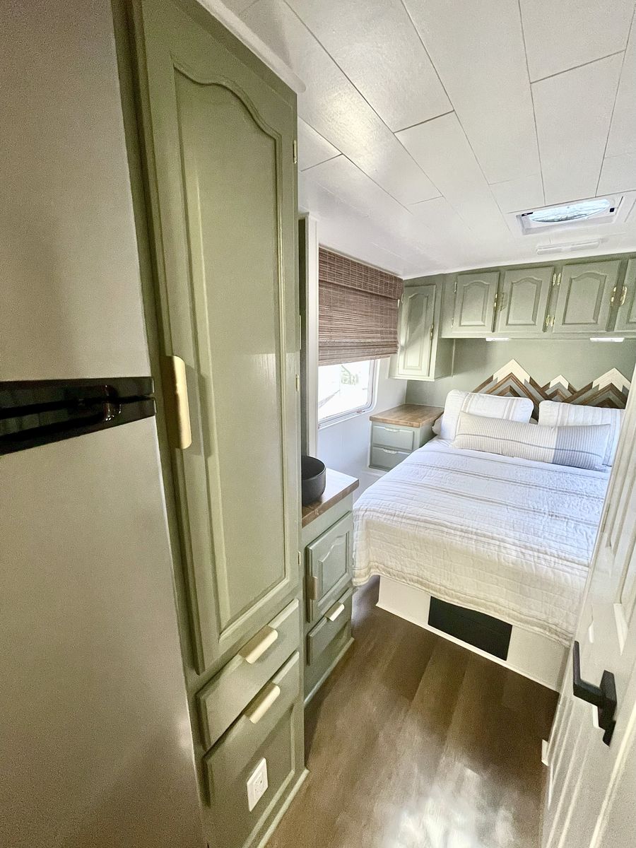 For Sale for Mauka to Makai RV Renovations in Los Angeles, CA