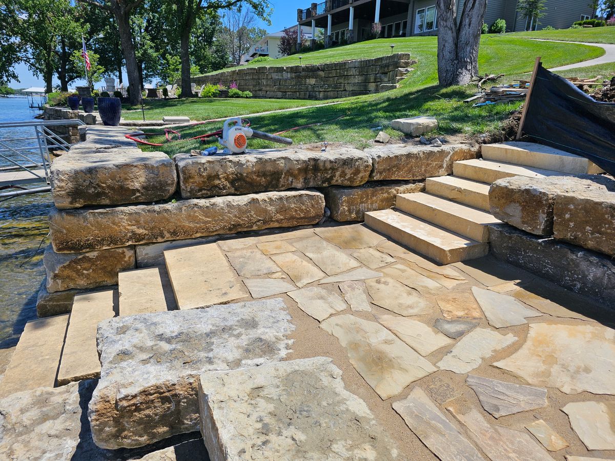 Limestone Rock Walls for Viking Dirtworks and Landscaping in Gallatin, MO