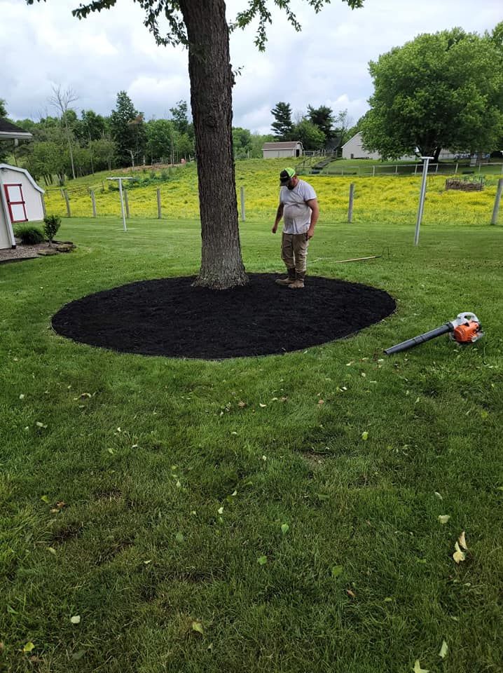 Mulch Installation for Xtreme landscaping LLC in Zanesville, OH