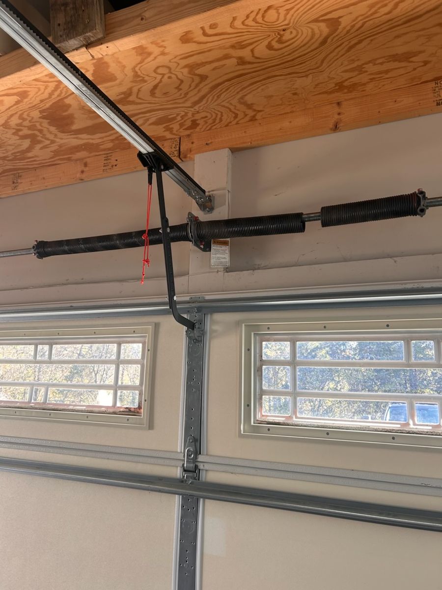 Garage Door Repair for C & B Garage Doors, LLC in Tellico Plains, TN