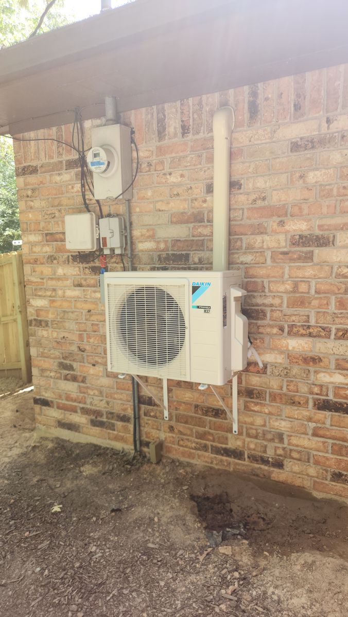 Mini split / Ductless service and installation for Southern Air Service Co. in Alba, TX